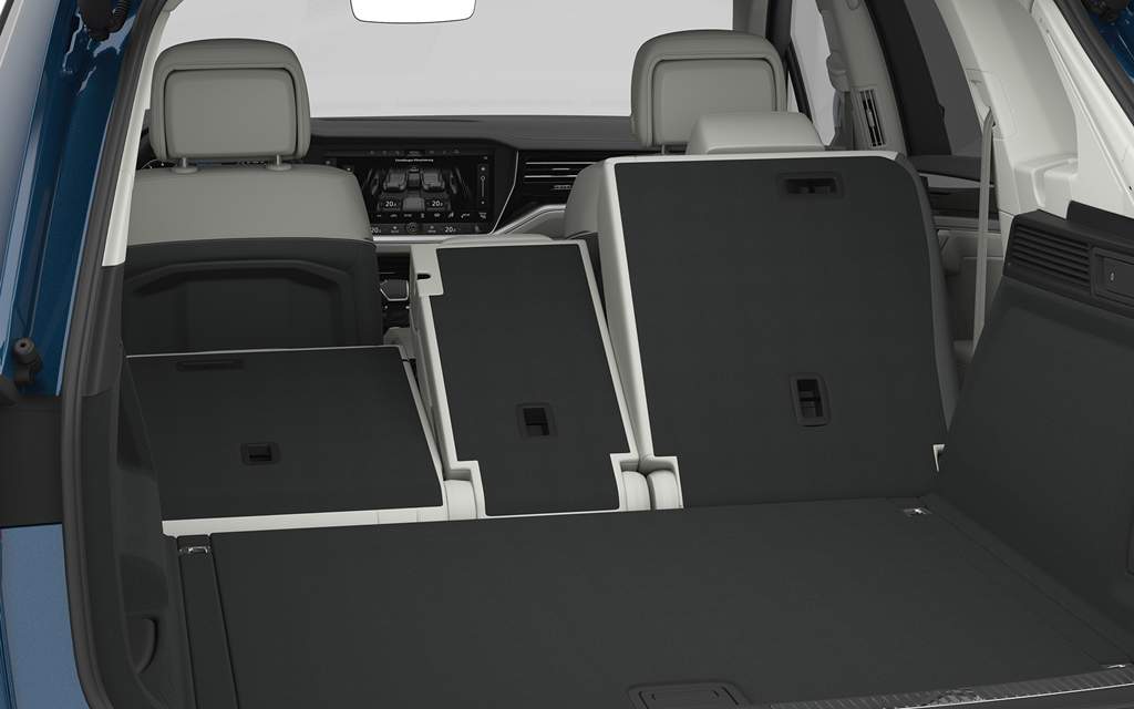 Багажное отделение Volkswagen Touareg 2019