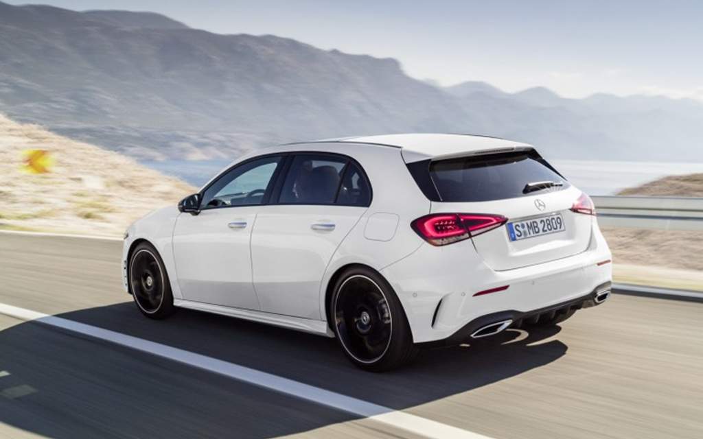Mercedes-Benz A-Class 2019. Вид сбоку