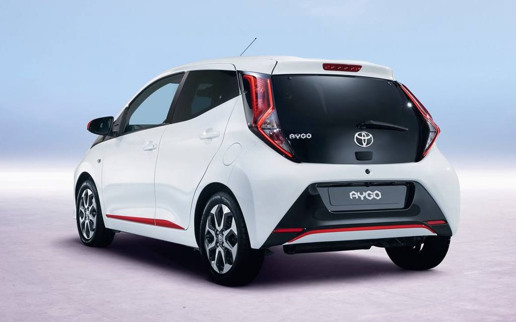 Toyota Aygo 2019. Вид сзади