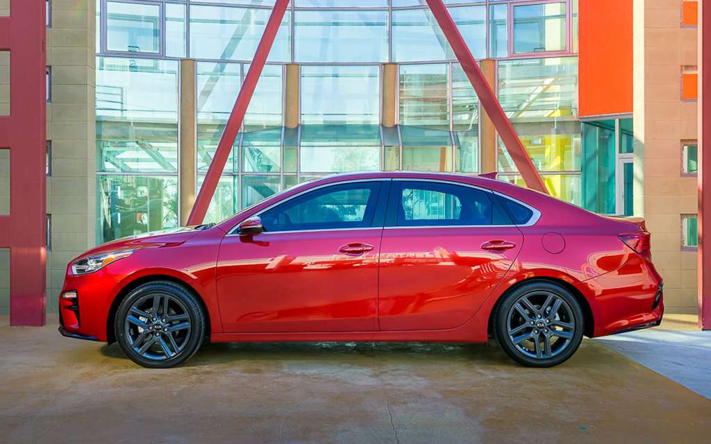 Kia Cerato 2019. Вид сбоку