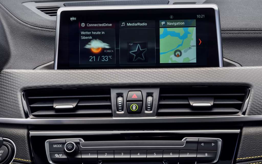 Монитор BMW X2 2019