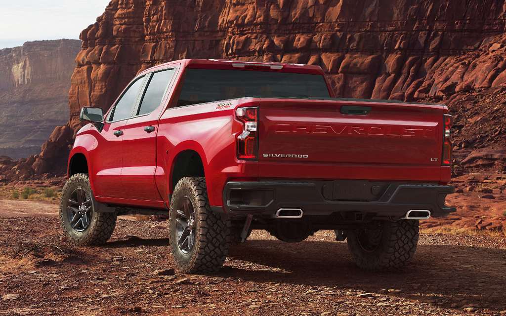 Chevrolet Silverado 2019. Вид сзади